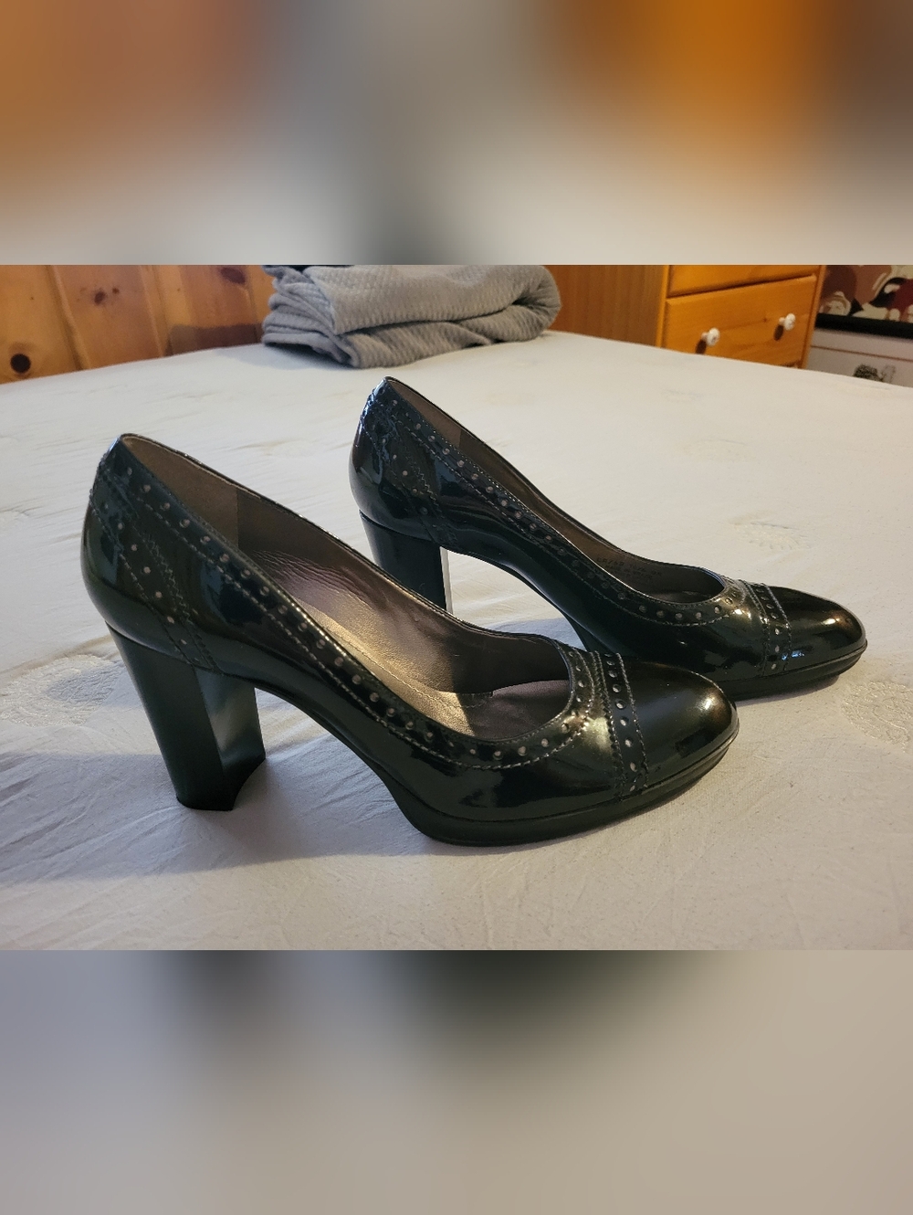 Franco Sarto Classic Black Patent Beaded Block Heel Rounded Toe Pump, EUC, 9